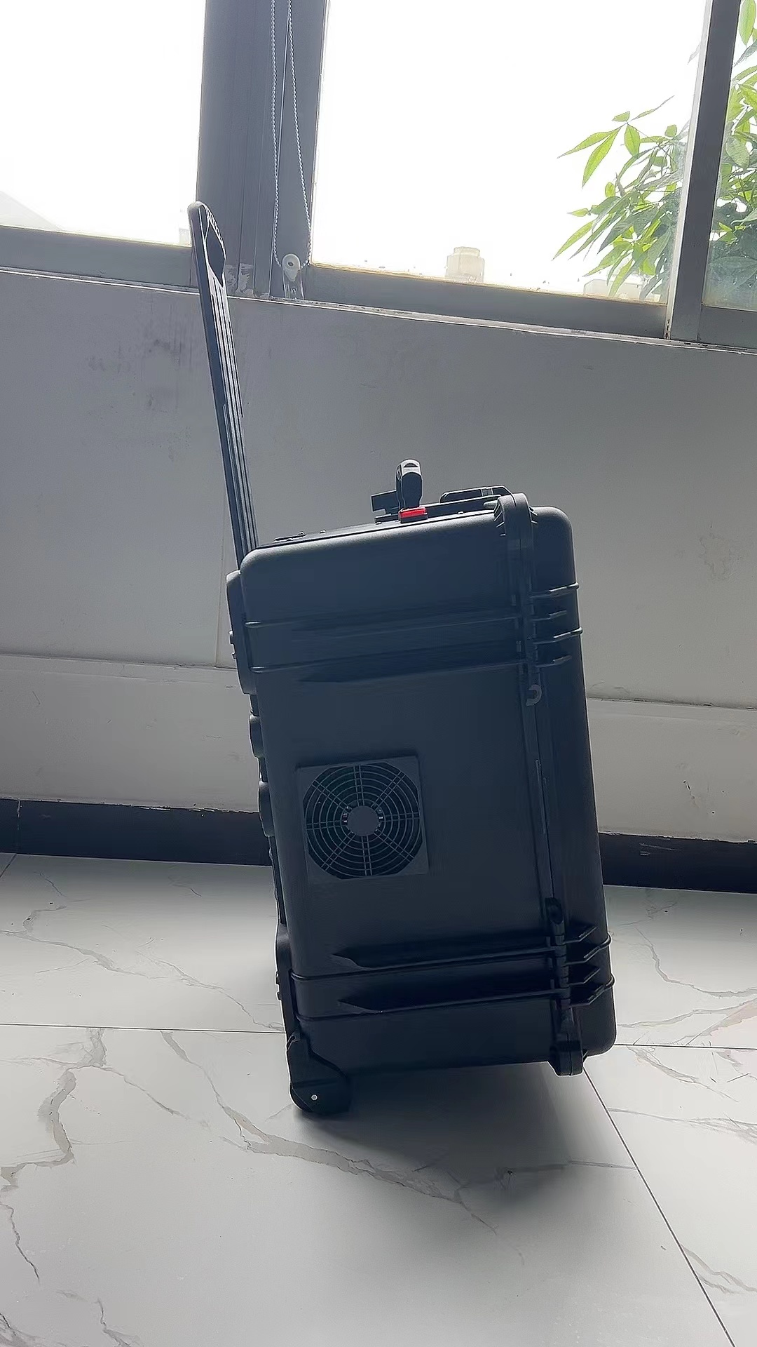 南康手拉箱型移动通信干扰器